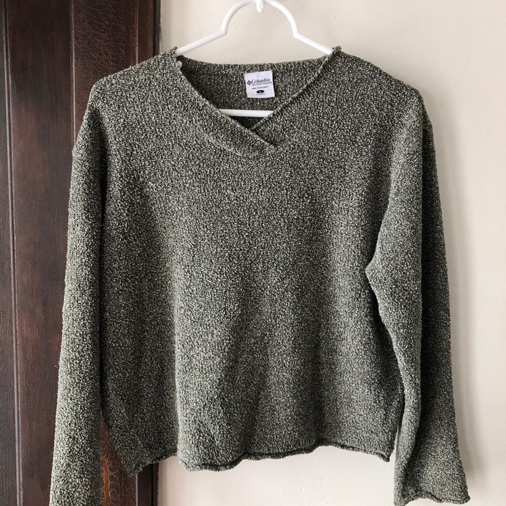 Columbia Light Grey Knit VNeck Crop Sweater L